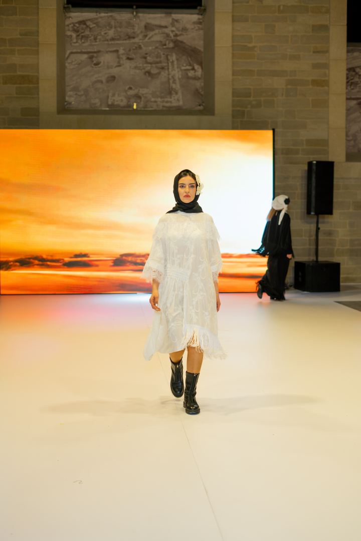 Azerbaijan Fashion Week -2023: от ковровых элементов до стиля бохо и шикарных вечерних нарядов (ФОТО)