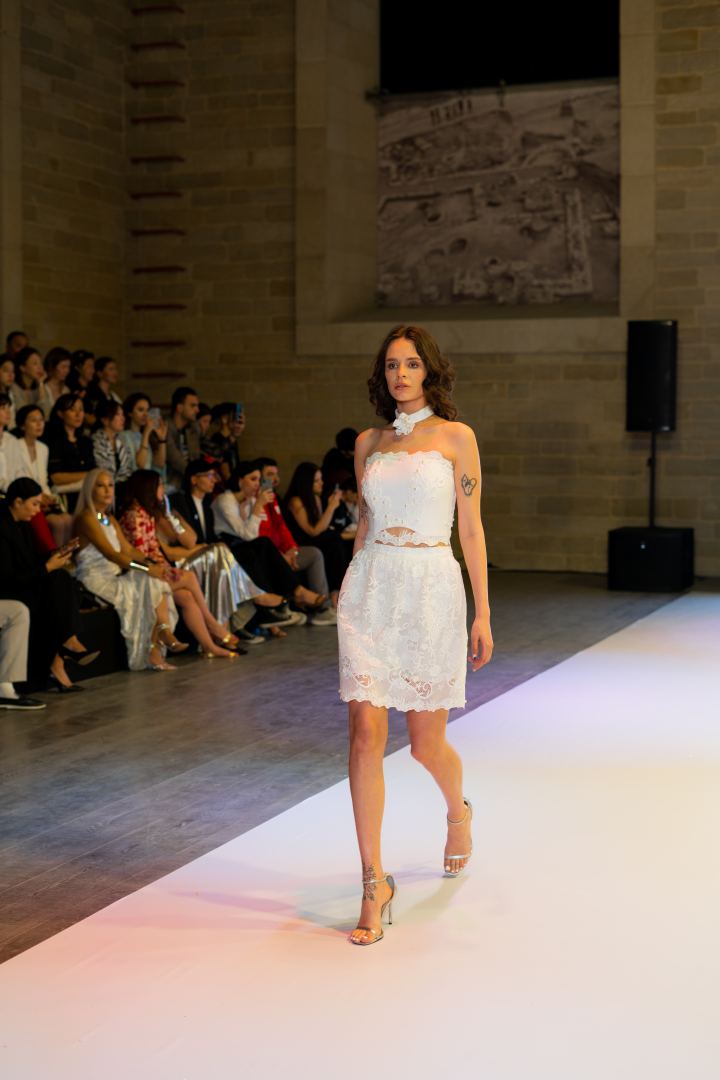 Azerbaijan Fashion Week -2023: от ковровых элементов до стиля бохо и шикарных вечерних нарядов (ФОТО)