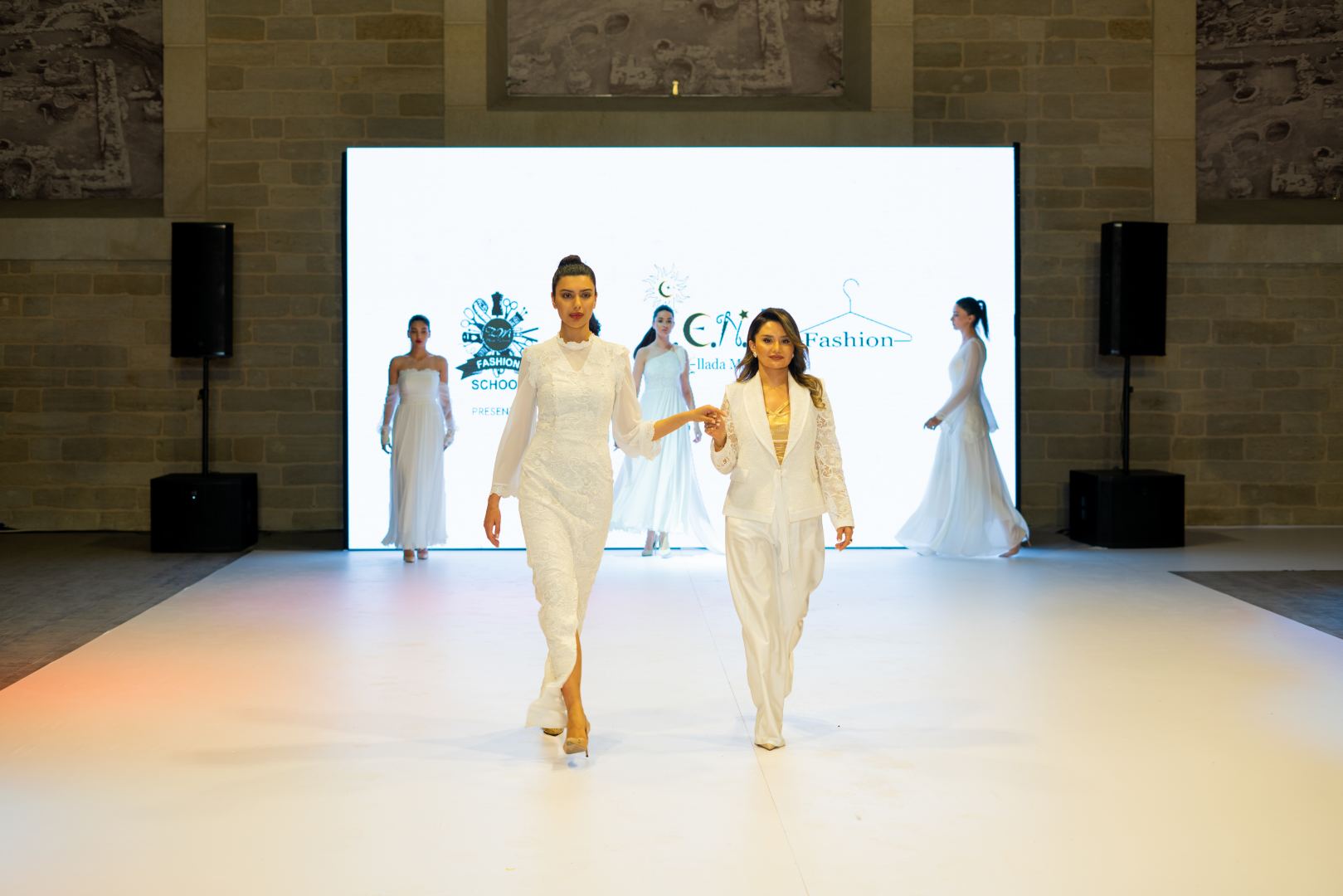 Azerbaijan Fashion Week -2023: от ковровых элементов до стиля бохо и шикарных вечерних нарядов (ФОТО)