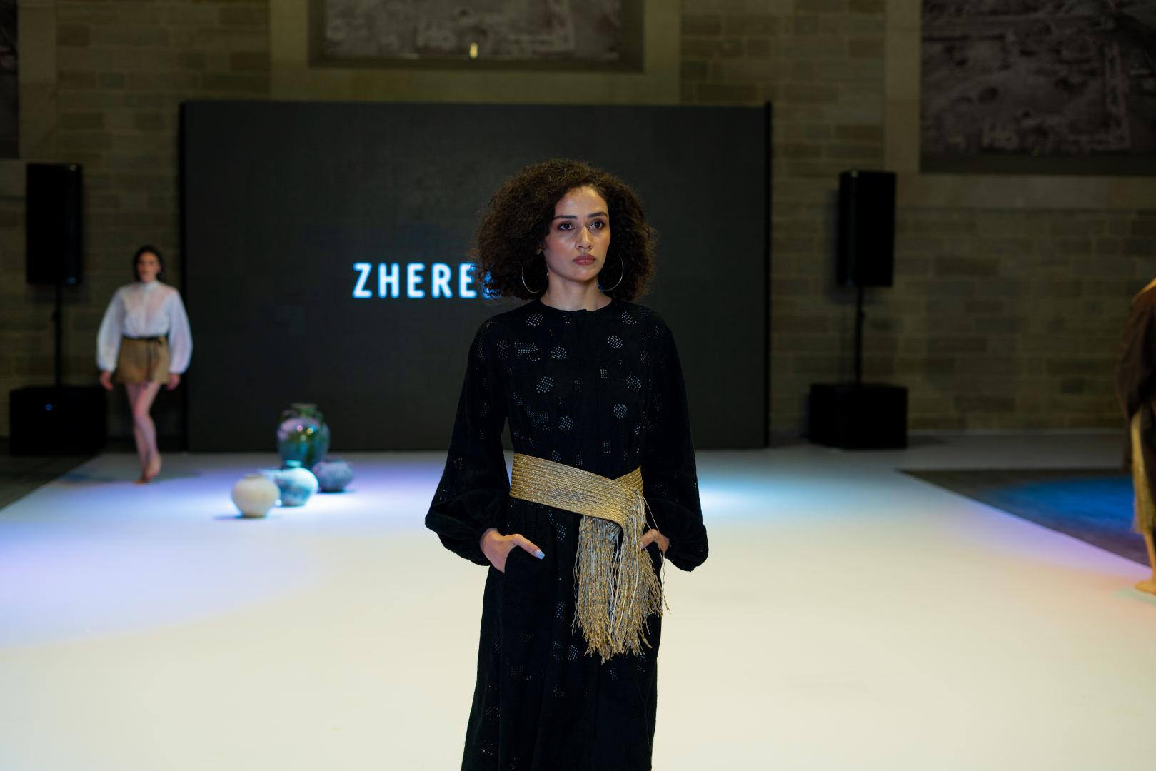 Azerbaijan Fashion Week -2023: от ковровых элементов до стиля бохо и шикарных вечерних нарядов (ФОТО)