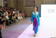 На открытии Azerbaijan Fashion Week представлена коллекция Гюльнары Халиловой "Cizgi" (ФОТО)