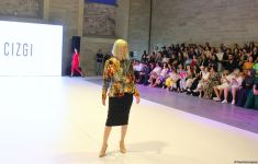 На открытии Azerbaijan Fashion Week представлена коллекция Гюльнары Халиловой "Cizgi" (ФОТО)