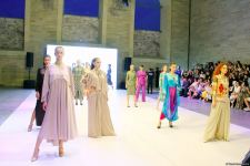 На открытии Azerbaijan Fashion Week представлена коллекция Гюльнары Халиловой "Cizgi" (ФОТО)