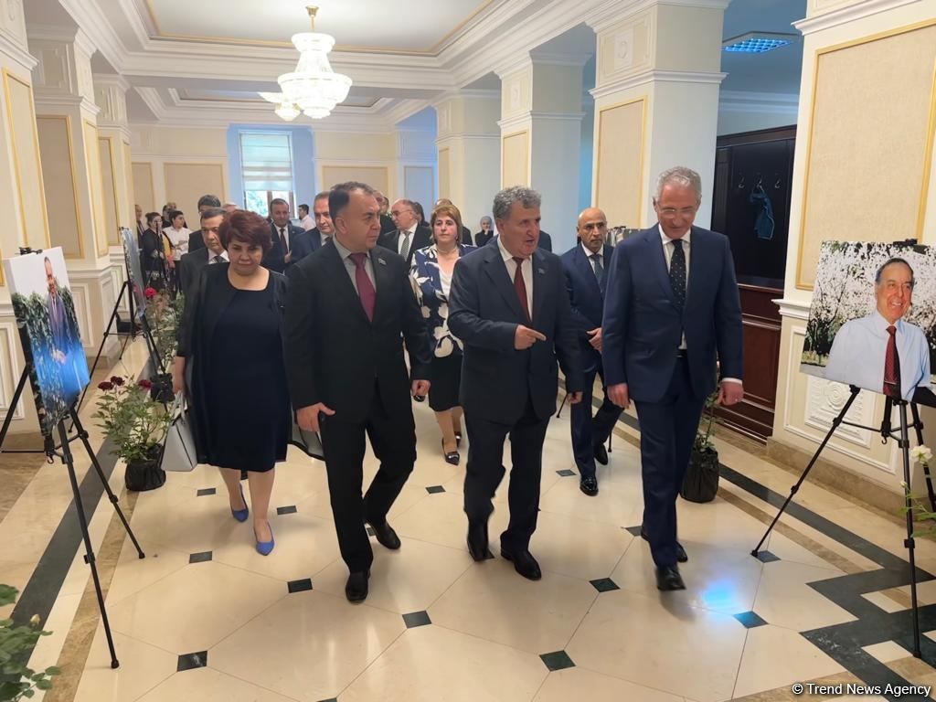 В Академии наук Азербайджана прошла конференция на тему сохранения биологического разнообразия (ФОТО)