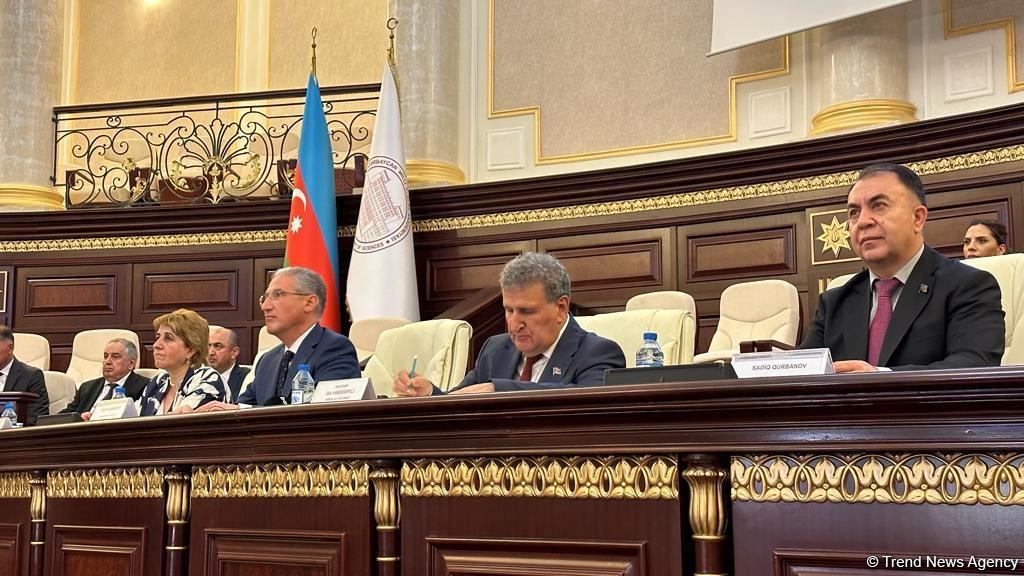 В Академии наук Азербайджана прошла конференция на тему сохранения биологического разнообразия (ФОТО)