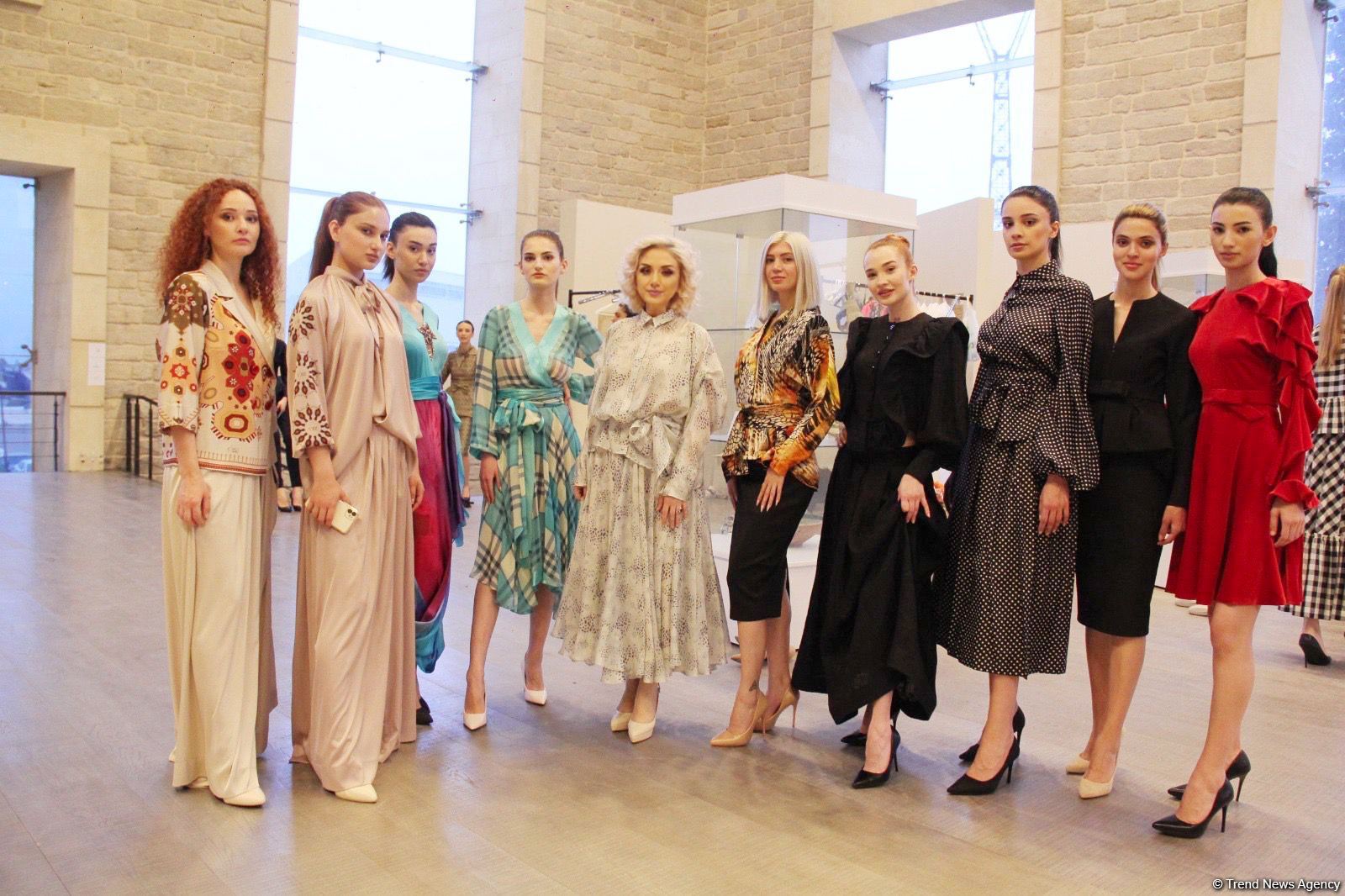 На открытии Azerbaijan Fashion Week представлена коллекция Гюльнары Халиловой "Cizgi" (ФОТО)