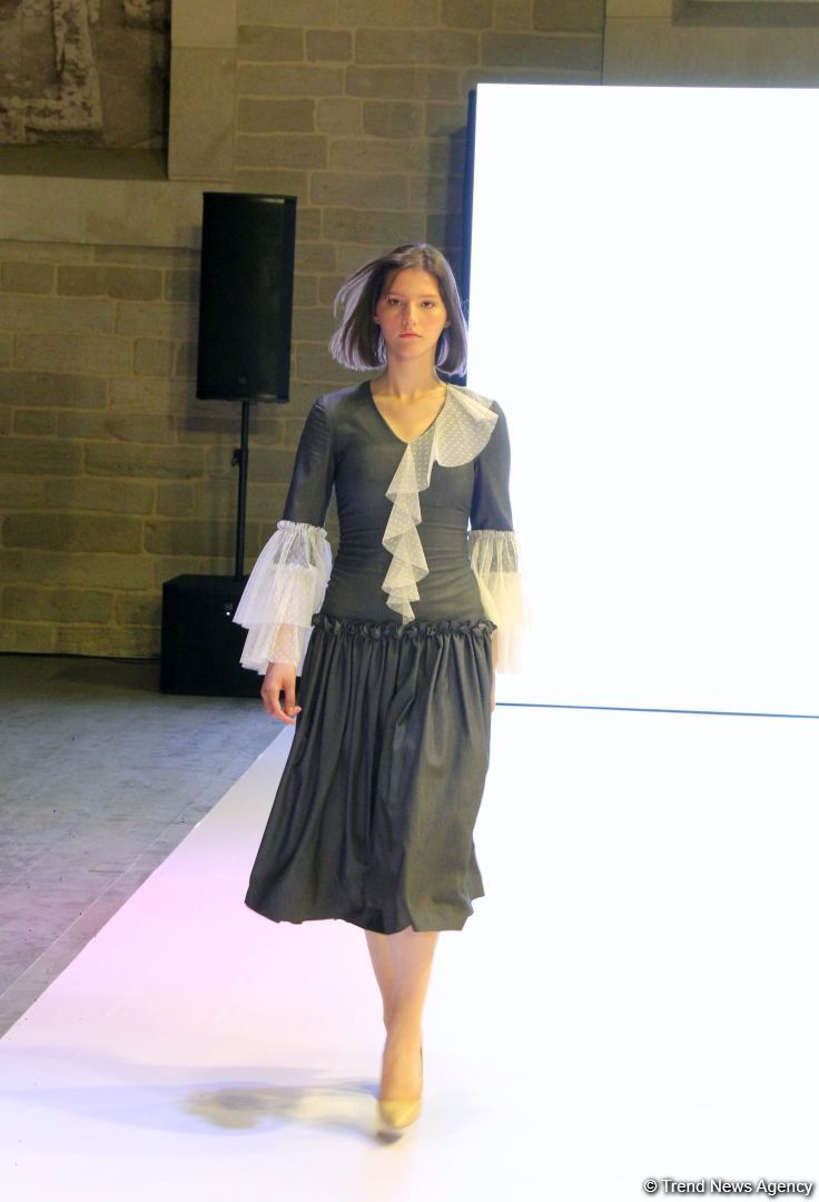 На открытии Azerbaijan Fashion Week представлена коллекция Гюльнары Халиловой "Cizgi" (ФОТО)