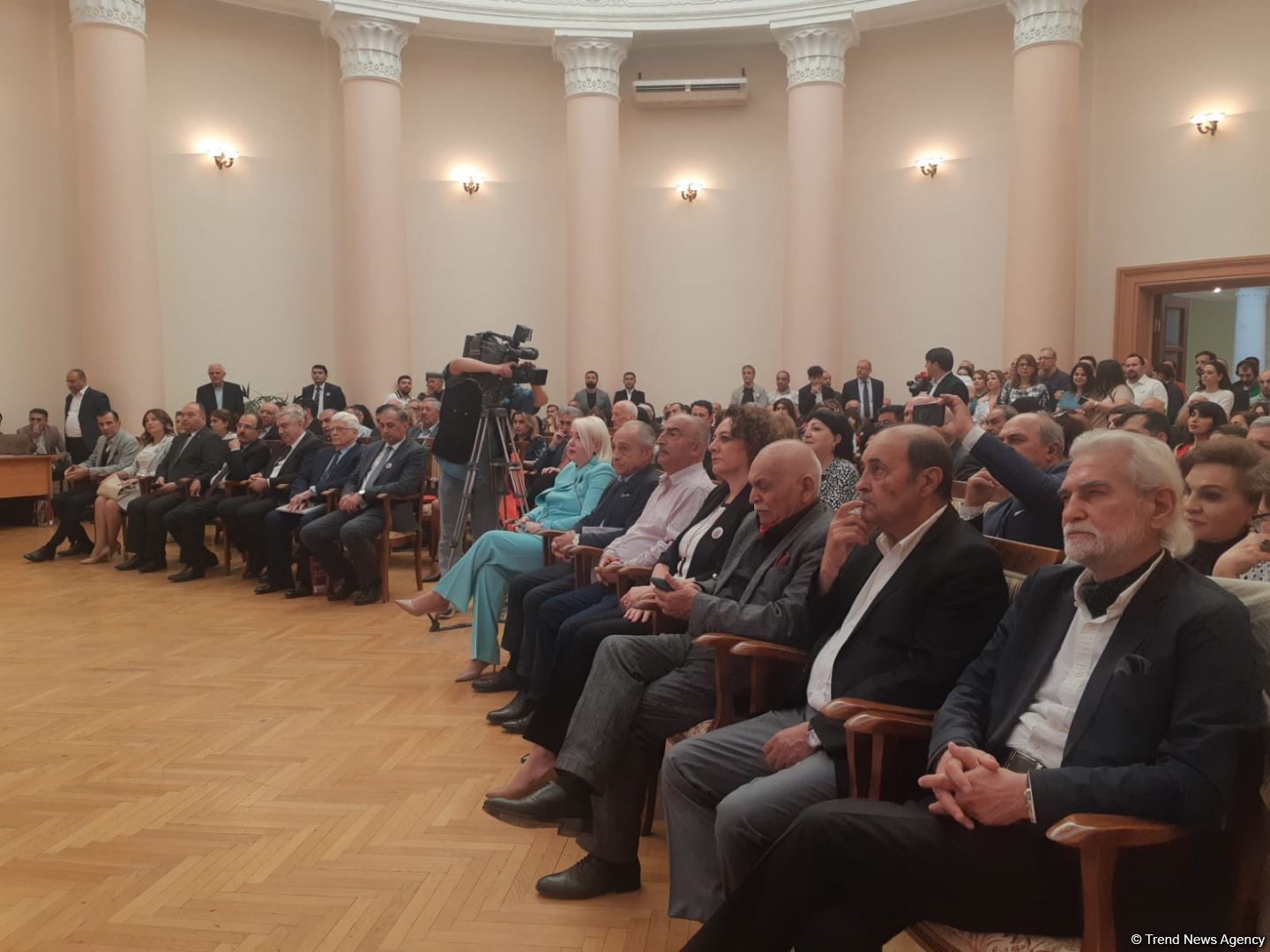 Весть о Победе – выставка Эльданиза Бабаева в Баку (ФОТО)