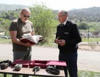 Президент Ильхам Алиев принял участие в церемонии выпуска в природу на территории Лачинского района восточно-кавказских туров и соколов, а также - выпуска в реку Хакари рыб (ФОТО/ВИДЕО)