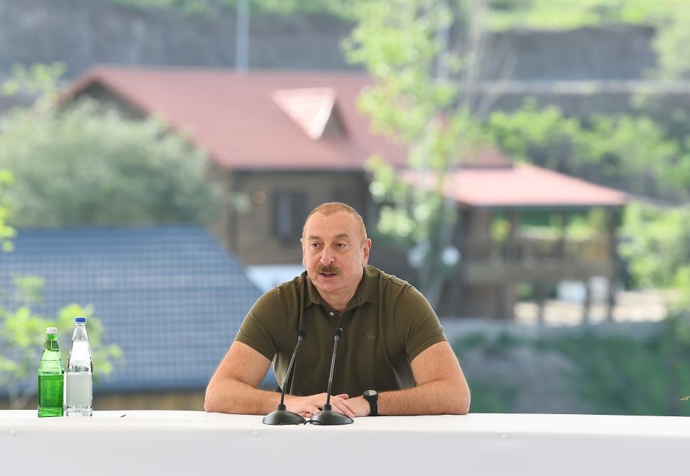 Президент Ильхам Алиев рассказал о военнослужащих, которые некоторое время назад, заблудившись, перешли на территорию Армении