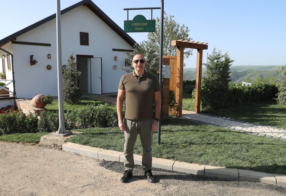 Президент Ильхам Алиев открыл в Лачине вывеску на улице 1 Декабря, ознакомился с отреставрированным домом (ФОТО/ВИДЕО)