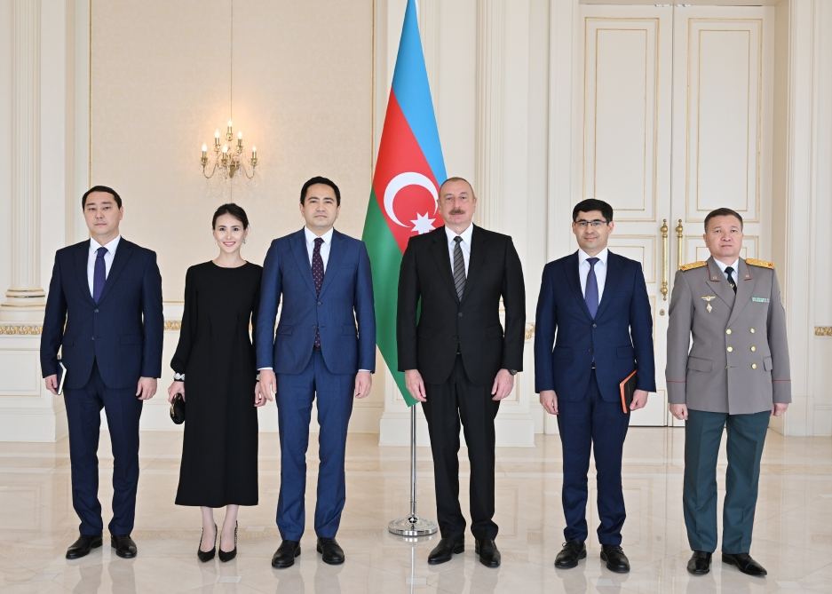 Президент Ильхам Алиев принял верительные грамоты новоназначенного посла Казахстана в нашей стране (ФОТО/ВИДЕО)