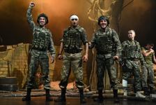 В Баку состоялась премьера спектакля "Balaca kişilər" по реальным событиям Карабахской войны (ФОТО)