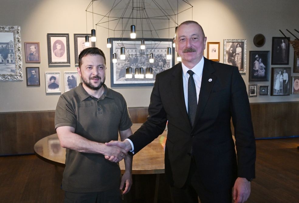 В Кишиневе состоялась встреча Президента Ильхама Алиева с Президентом Володимиром Зеленским (ФОТО/ВИДЕО)