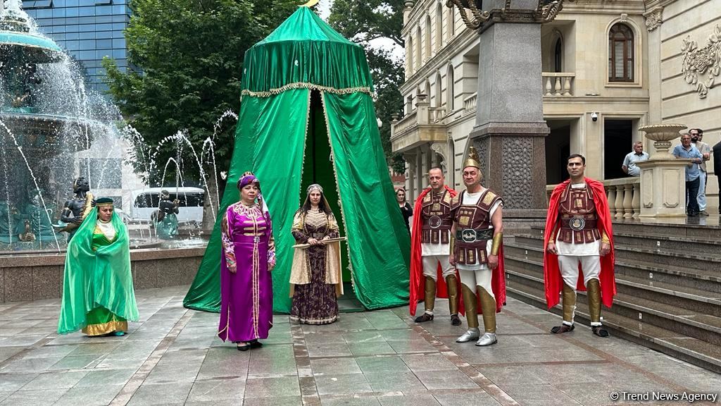 В Гяндже проходит международное мероприятие на тему "Реконструкция, мир и интеграция: Энергия, экономика, окружающая среда и капитал" (ФОТО)