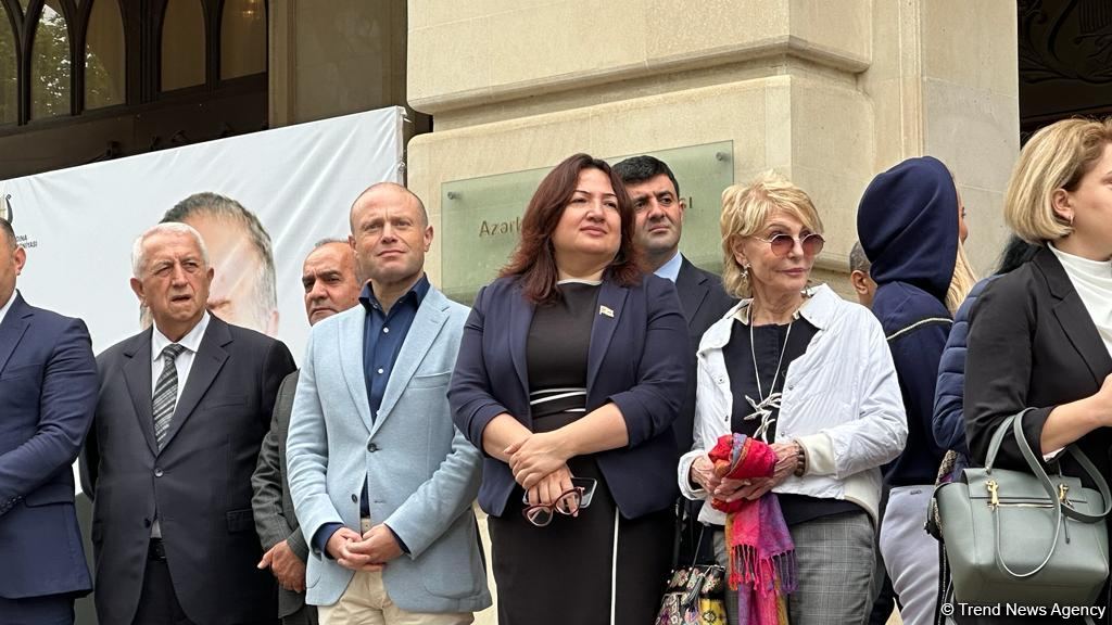 В Гяндже проходит международное мероприятие на тему "Реконструкция, мир и интеграция: Энергия, экономика, окружающая среда и капитал" (ФОТО)
