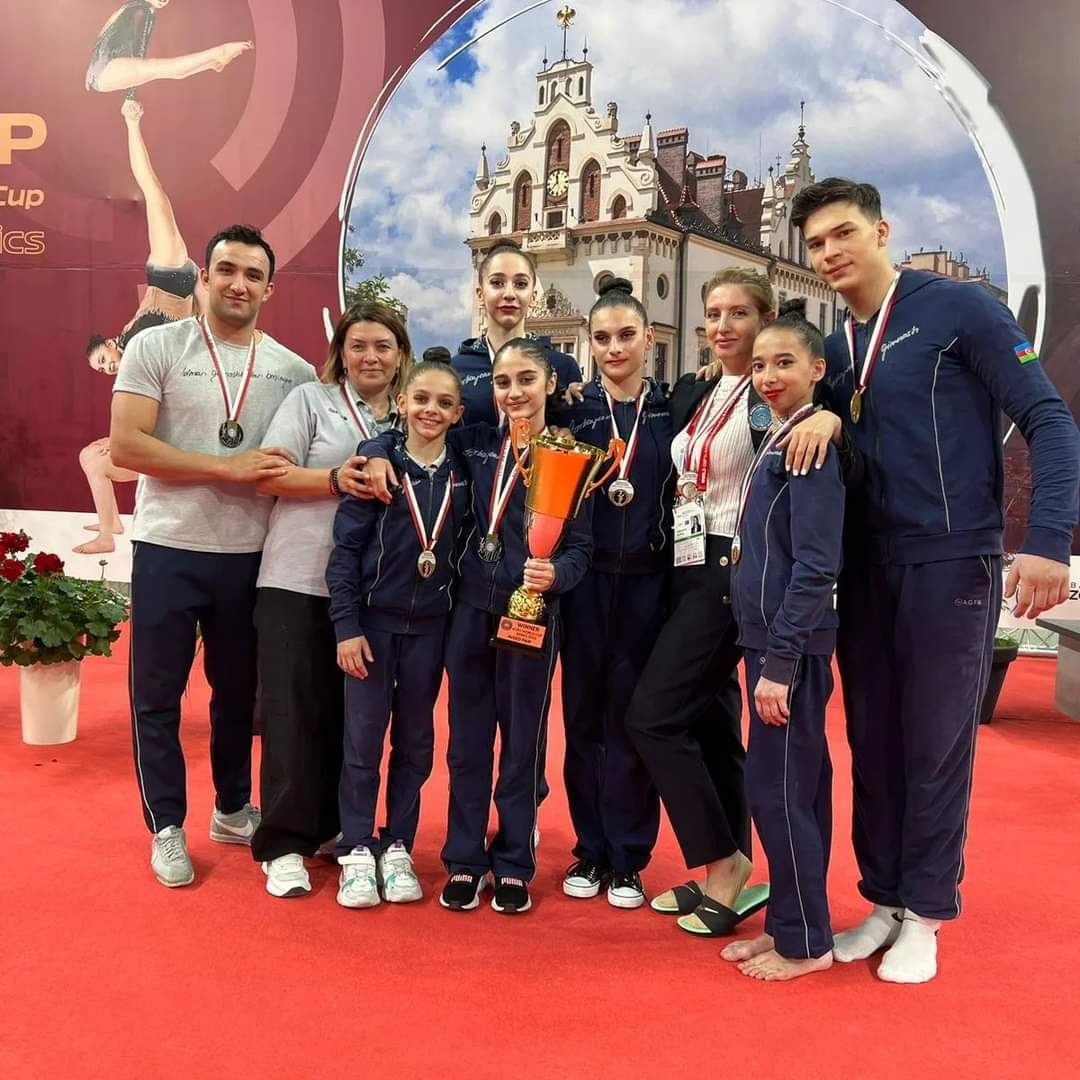 Азербайджанские спортсмены завоевали "золото" на Кубке мира по акробатической гимнастике в Польше