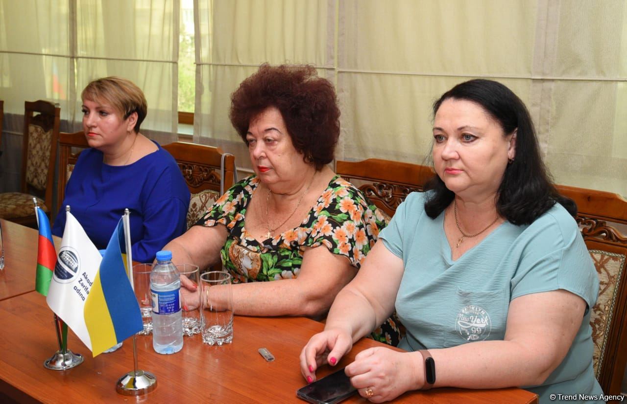 Ukrainian schoolchildren visit Lyceum named after academician Zarifa Aliyeva (PHOTO)