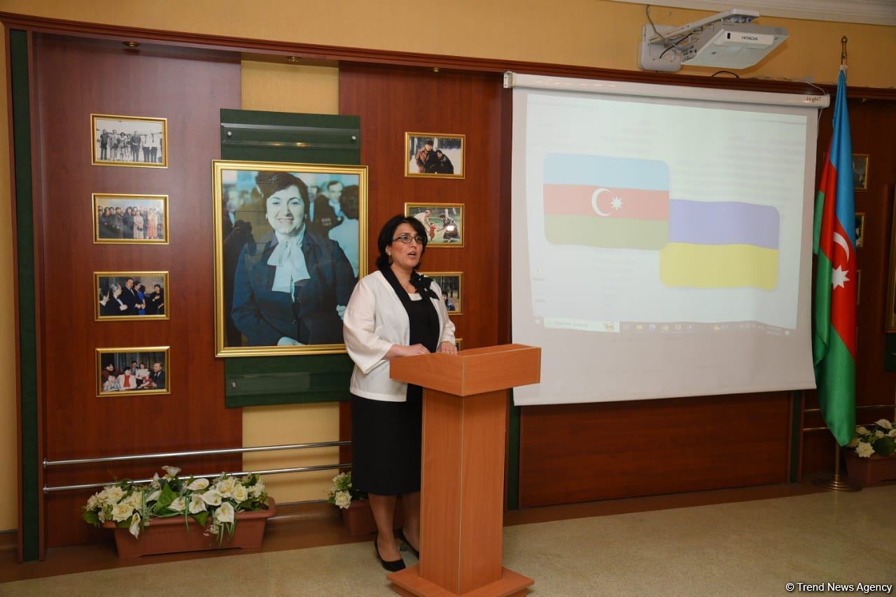 Ukrainian schoolchildren visit Lyceum named after academician Zarifa Aliyeva (PHOTO)