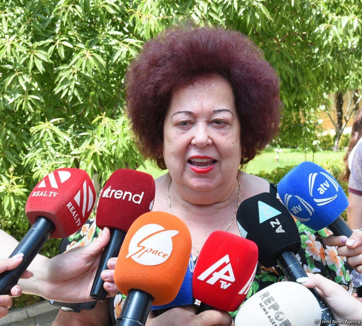 Ukrainian schoolchildren visit Lyceum named after academician Zarifa Aliyeva (PHOTO)