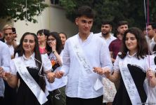 "Последний звонок" в школах Азербайджана (ФОТО)
