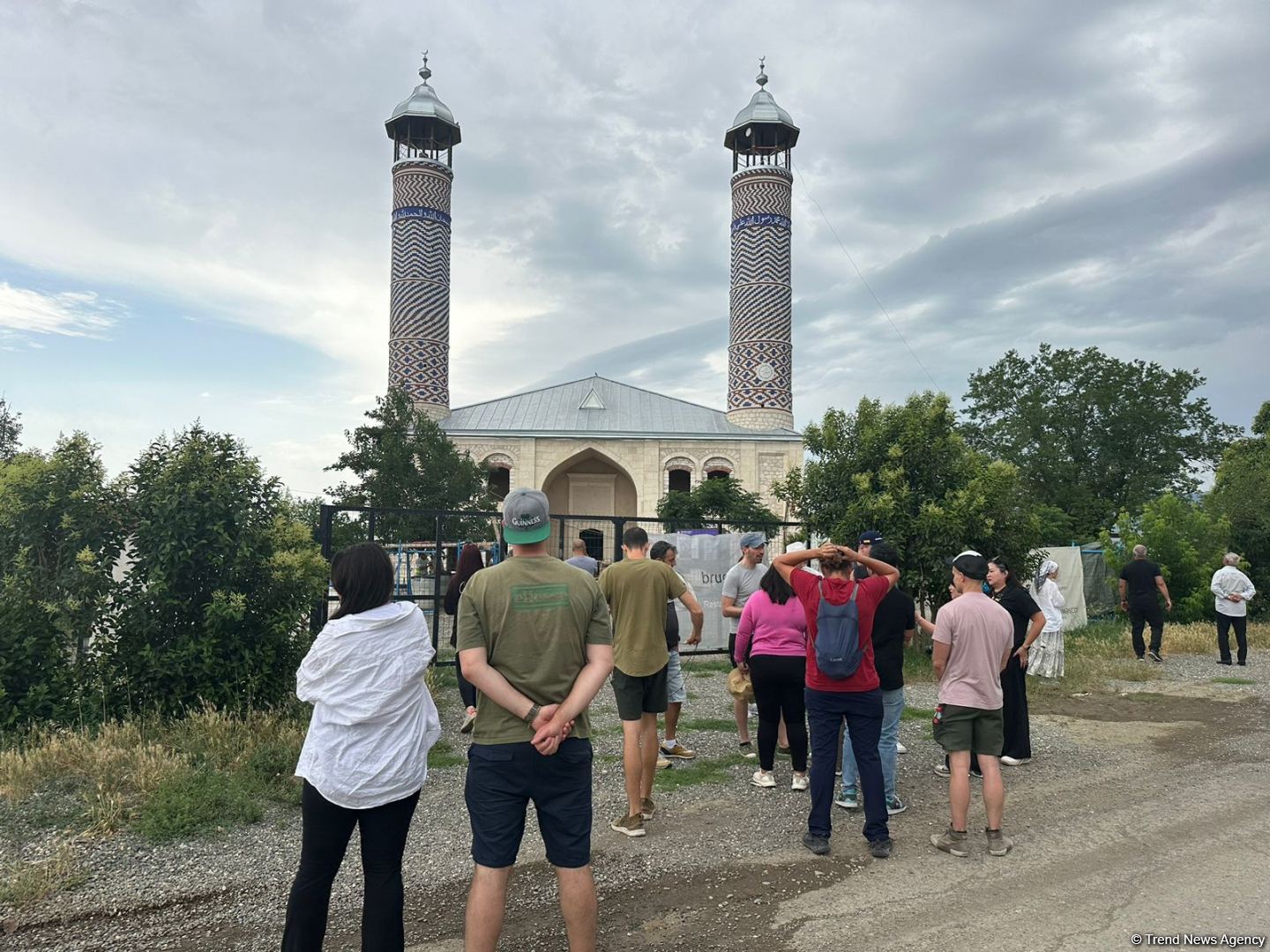 Завершилась поездка в Агдам зарубежных путешественников (ФОТО)