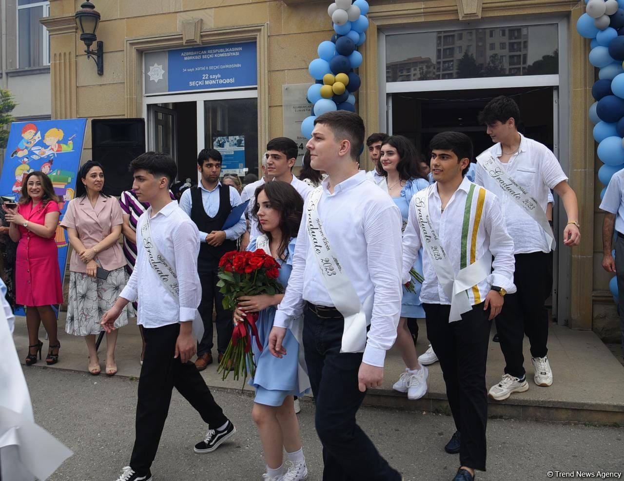 "Последний звонок" в школах Азербайджана (ФОТО)