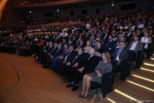 В Баку проходит I Симпозиум азербайджанских медиков мира (ФОТО)