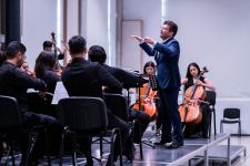 "Эволюция. Современные тенденции в оперном и театральном искусстве" – разговор с Эйюбом Гулиевым (ФОТО)