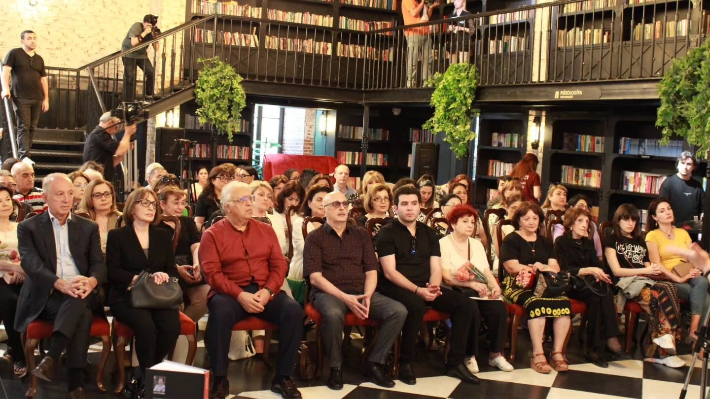 Росчерк мастера на партитуре жизни - три стиля в одной книге Таиры Керимовой (ФОТО)