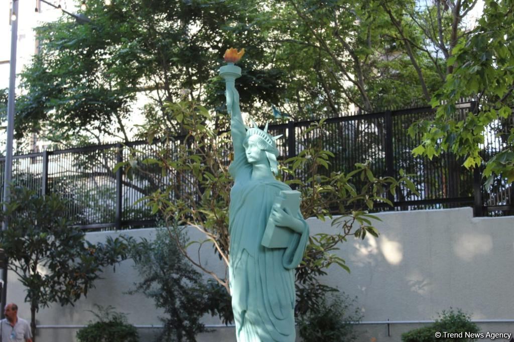 За последние 30 лет Азербайджан и США стали партнерами во многих областях - Уго Гевара (ФОТО)