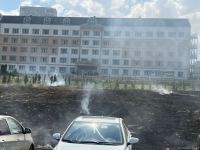 На территории рядом с Бакинским госуниверситетом произошел пожар (ФОТО/ВИДЕО)