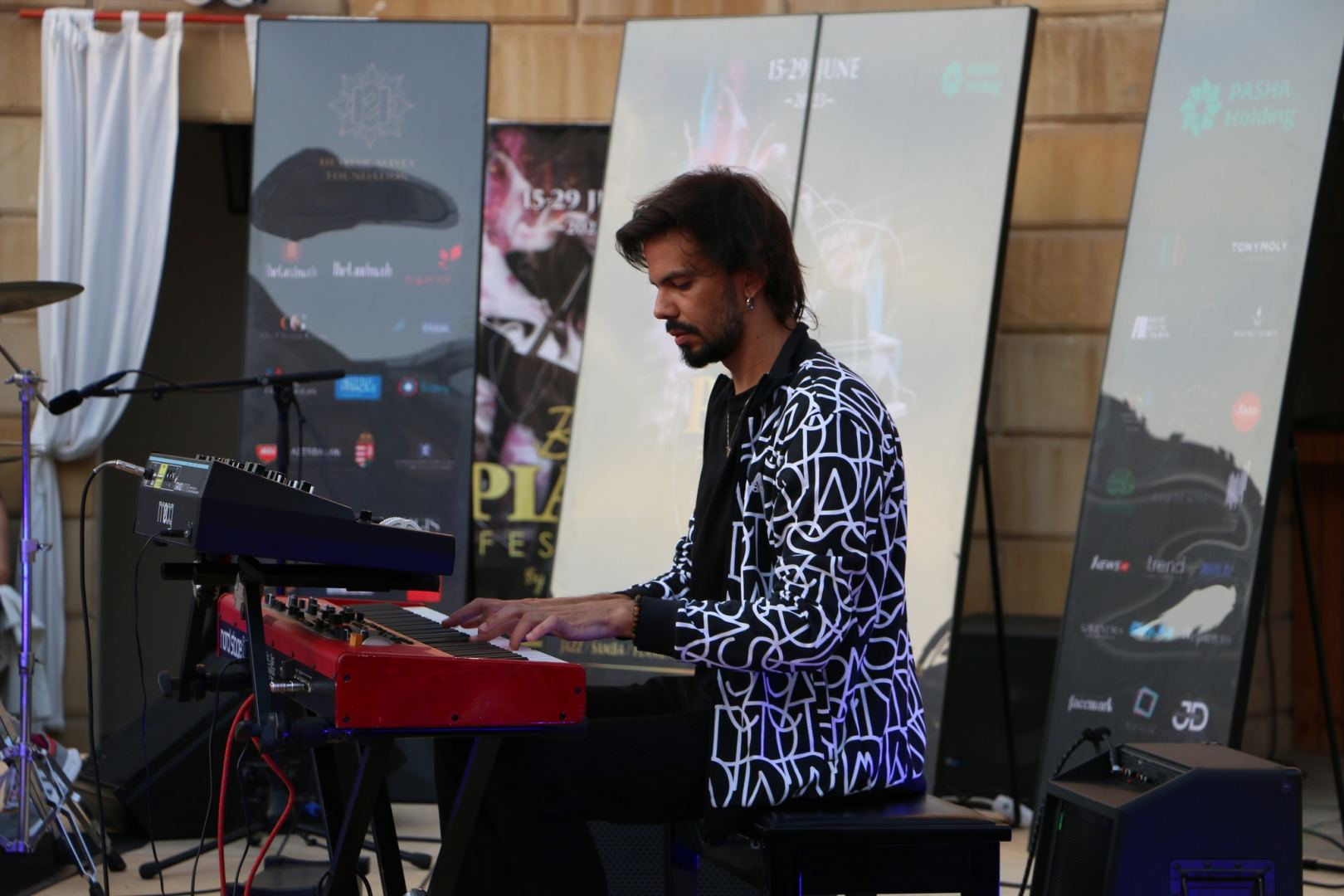 Экспрессивно и зажигательно - Baku Piano Festival завершился атмосферным концертом бразильских виртуозов (ФОТО/ВИДЕО)