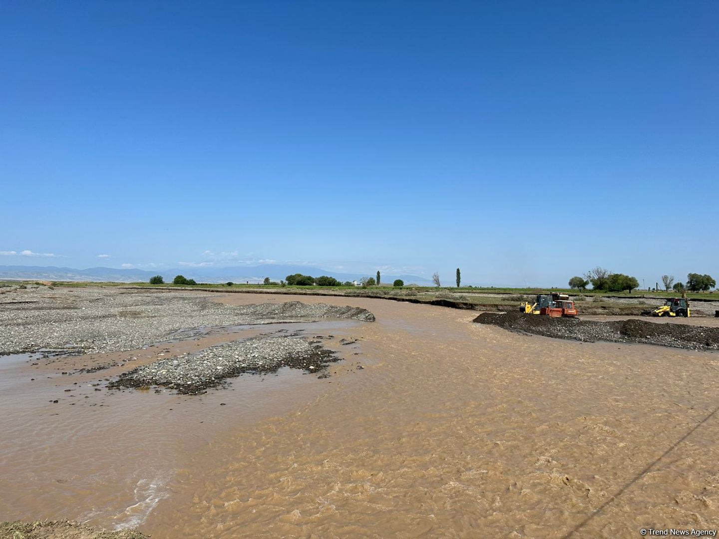 Уровень воды в реках Хачинчай и Гаргарчай повысился, Хачинчайское водохранилище заполнено