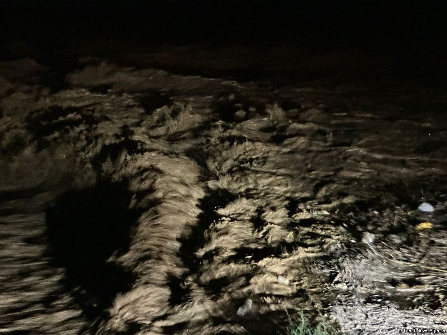 Уровень воды в реках Хачинчай и Гаргарчай повысился, Хачинчайское водохранилище заполнено