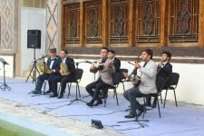 Шеки в ярких красках народности Йи и душевной музыки Страны Огней (ФОТО)