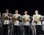 "Крейсера" Владивостока покидают бакинскую бухту – противостояние двух антиподов на театральной сцене (ФОТО)