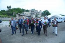 В рамках Дней поэзии Вагифа почтена память великого поэта (ФОТО)