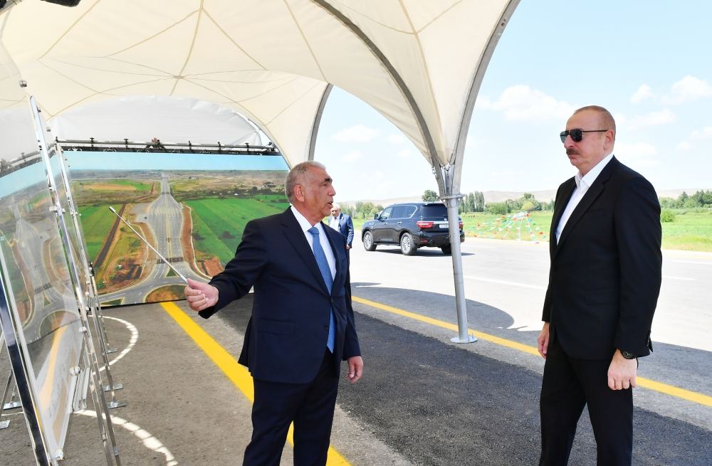 President Ilham Aliyev examines construction progress of 27km-long section of Ahmadbeyli-Fuzuli-Shusha highway (PHOTO/VIDEO)