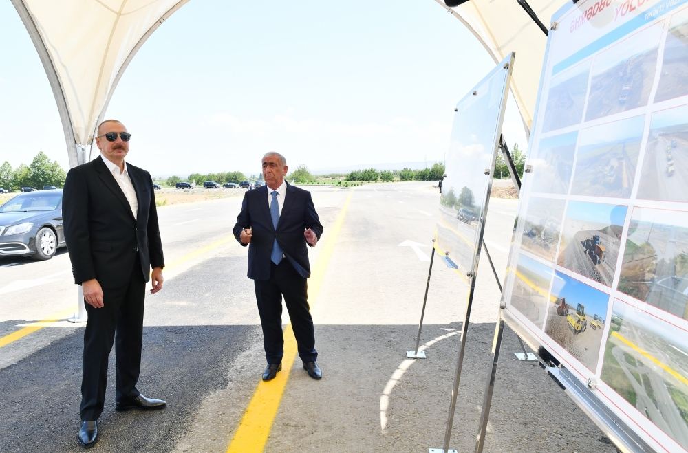 President Ilham Aliyev examines construction progress of 27km-long section of Ahmadbeyli-Fuzuli-Shusha highway (PHOTO/VIDEO)
