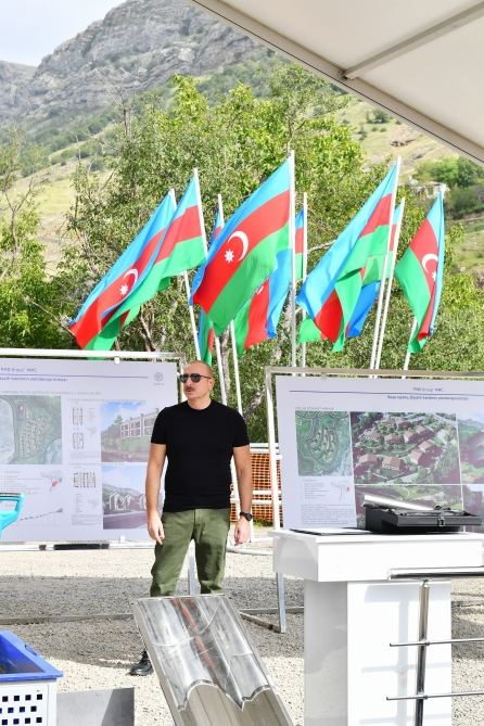 President Ilham Aliyev examines reconstruction works to be carried out in Dashalti village of Shusha district (PHOTO/VIDEO)
