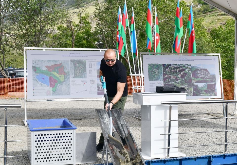 President Ilham Aliyev examines reconstruction works to be carried out in Dashalti village of Shusha district (PHOTO/VIDEO)