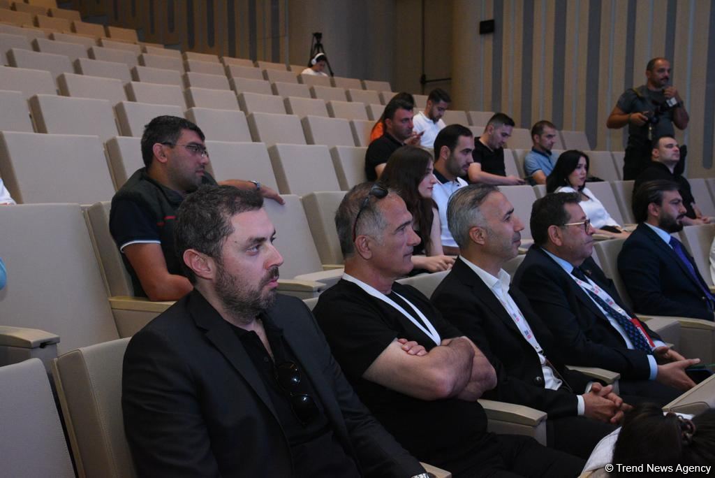 Агентство Anadolu провело тренинг для тележурналистов на тему "Военная журналистика" (ФОТО)
