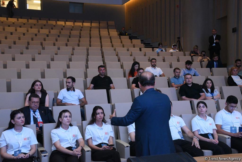 Агентство Anadolu провело тренинг для тележурналистов на тему "Военная журналистика" (ФОТО)