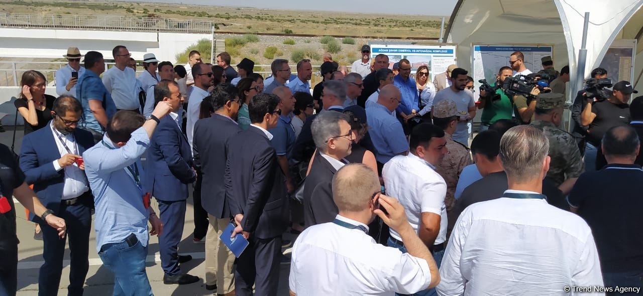 Members of diplomatic corps get acquainted with bridge construction over Khachin River in Azerbaijan's Aghdam (PHOTO)