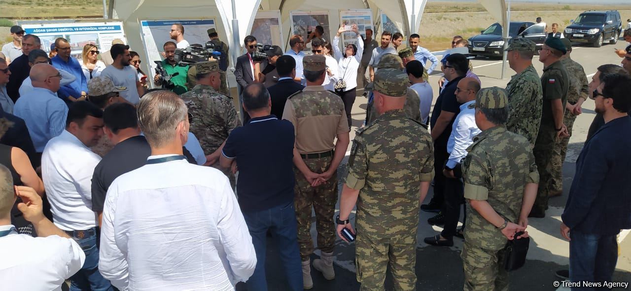 Members of diplomatic corps get acquainted with bridge construction over Khachin River in Azerbaijan's Aghdam (PHOTO)