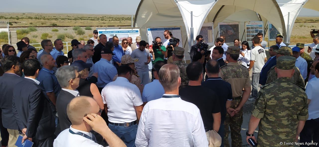 Members of diplomatic corps get acquainted with bridge construction over Khachin River in Azerbaijan's Aghdam (PHOTO)