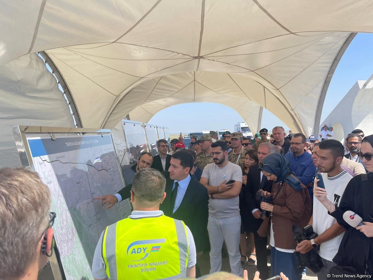 Members of diplomatic corps get acquainted with bridge construction over Khachin River in Azerbaijan's Aghdam (PHOTO)