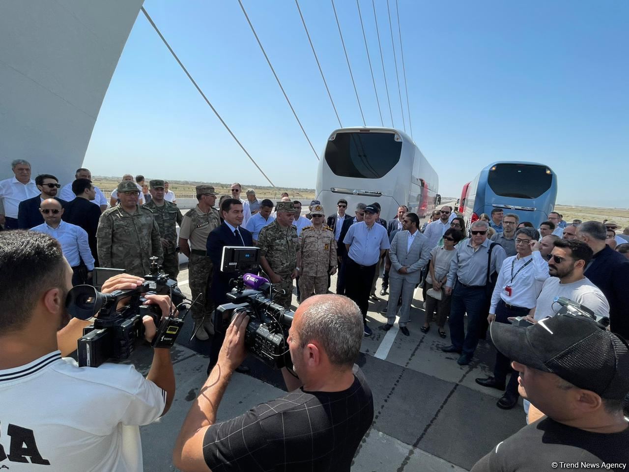 Members of diplomatic corps get acquainted with bridge construction over Khachin River in Azerbaijan's Aghdam (PHOTO)