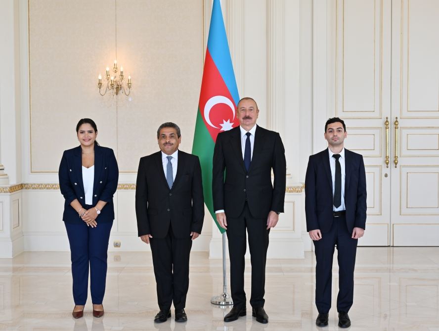 President Ilham Aliyev receives credentials of newly appointed ambassador of Colombia to Azerbaijan (PHOTO/VIDEO)